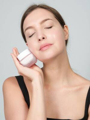 Lucille Anti-Aging Yaşlanma Karşıtı Krem – Kolajen & Hyalüronik Asit İçerikli – 50 ml – %100 Vegan Formül - 8