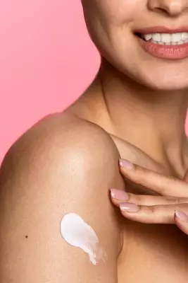 Lucille Keçi Sütü & Ballı Nemlendirici Vücut Losyonu – 250 ml – %100 Vegan Formül & Niacinamide İçerikli - 3