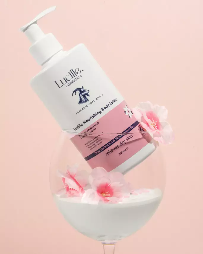 Lucille Keçi Sütü & Musk’lı Nemlendirici Vücut Losyonu – 250 ml – %100 Vegan Formül & Niacinamide İçerikli - 3